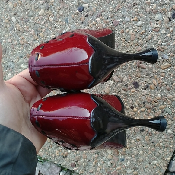 John Fluevog Red Stiletto Heels - Picture 4 of 11